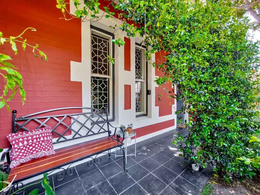 To Let 2 Bedroom Property for Rent in Vredehoek Western Cape